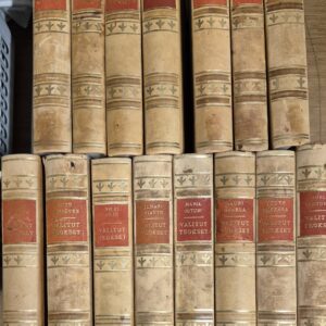 Valitut teokset 1-15 kotimaiset kertojat : Kilpi Volter, Kallas Aino, Onerva L. , Kajander Kalle, Sillanpää F.E. , Pälsi Sakari, Haanpää Pentti, Lehtonen Joel, Pakkala Teuvo, Haarala Lauri, Jotuni Maria, Kianto Ilmari, Kojo Viljo, Seppänen Unto, Lassila Maiju