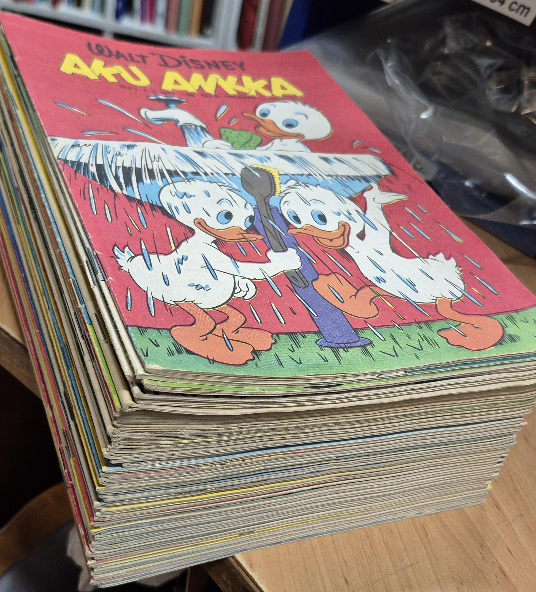 Aku Ankka vuosikerta 1971 : 1-52 (melkein priima)